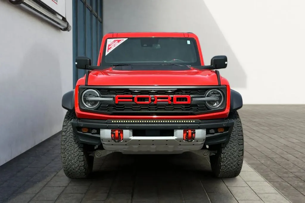 Ford Bronco photo 8