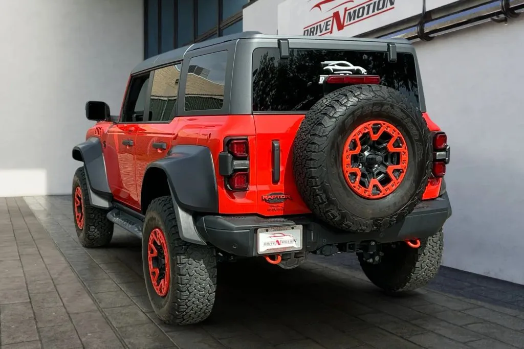 Ford Bronco photo 6