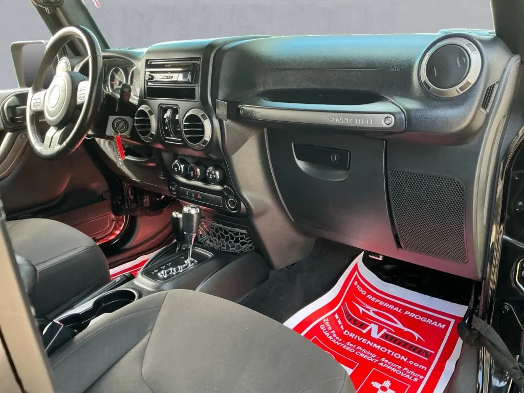 Jeep Wrangler photo 19