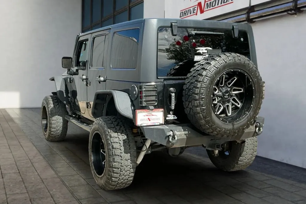 Jeep Wrangler photo 6
