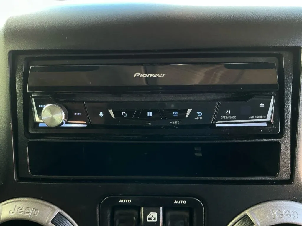 Jeep Wrangler photo 28