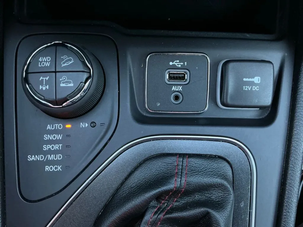Jeep Cherokee photo 34