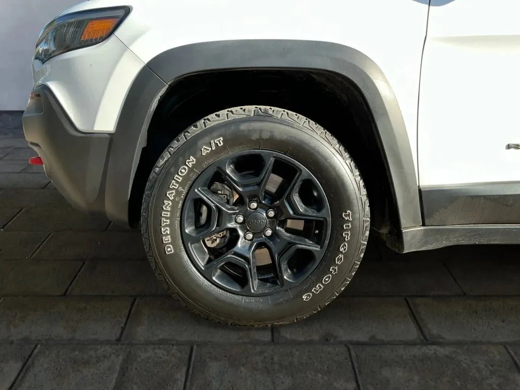 Jeep Cherokee photo 24