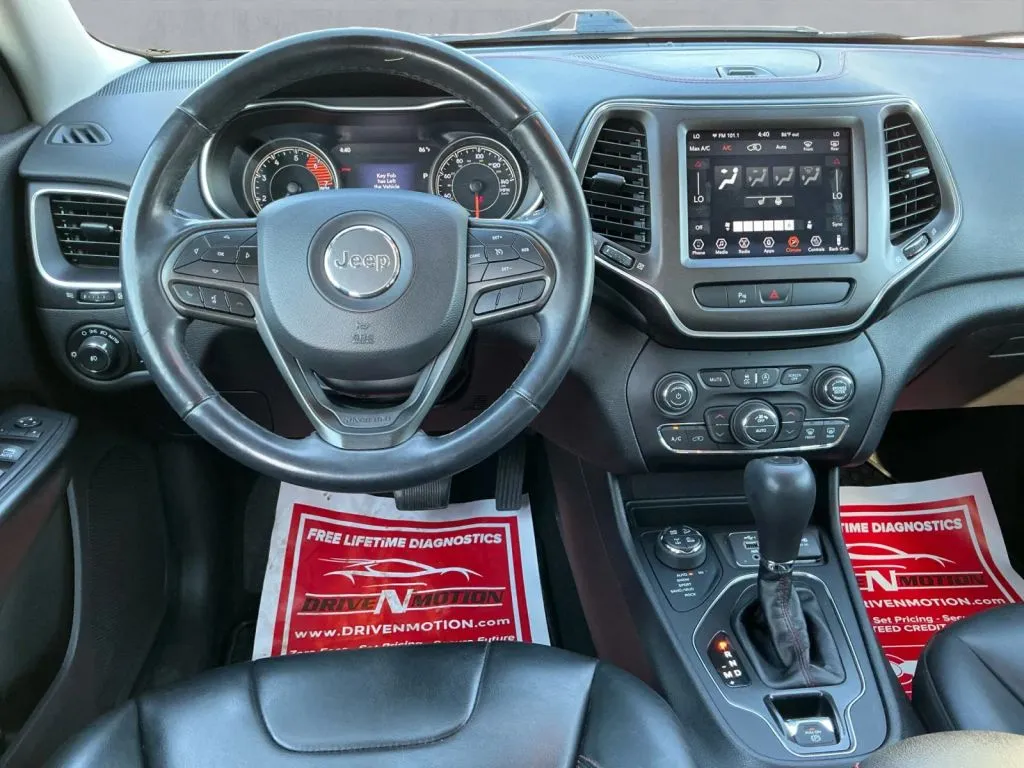 Jeep Cherokee photo 16