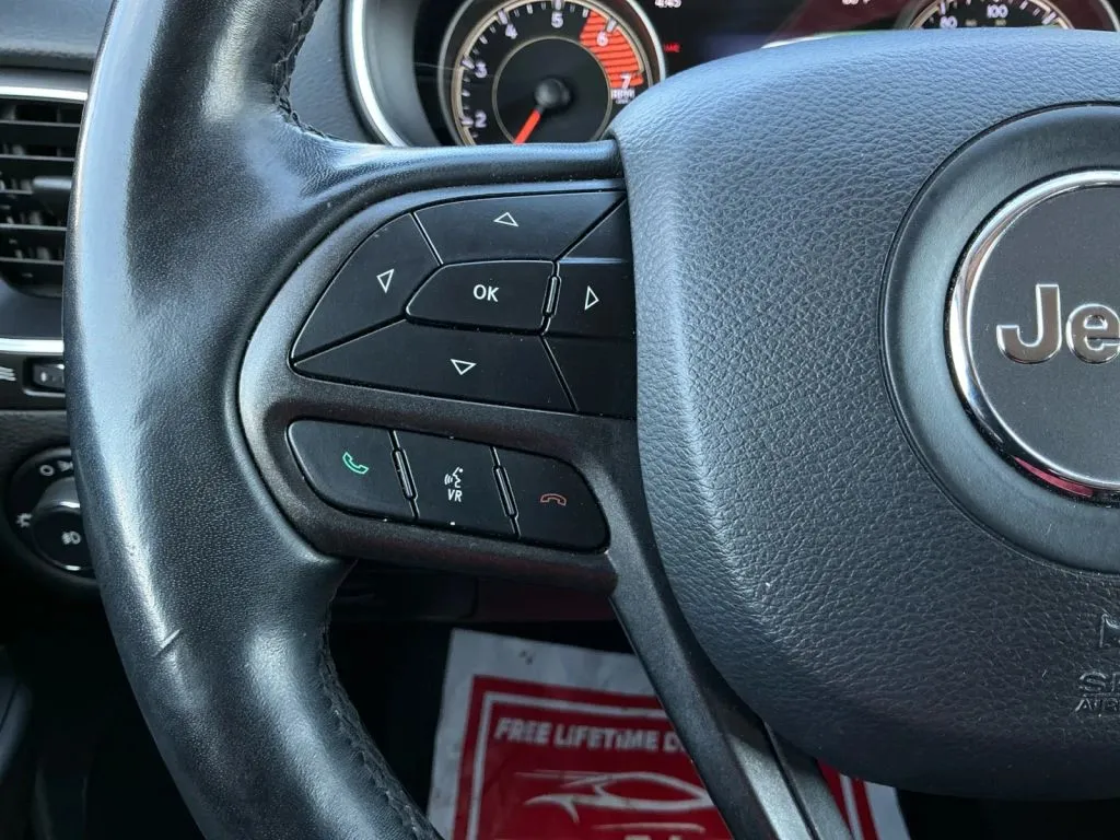 Jeep Cherokee photo 26