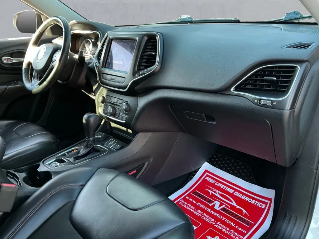 Jeep Cherokee photo 20