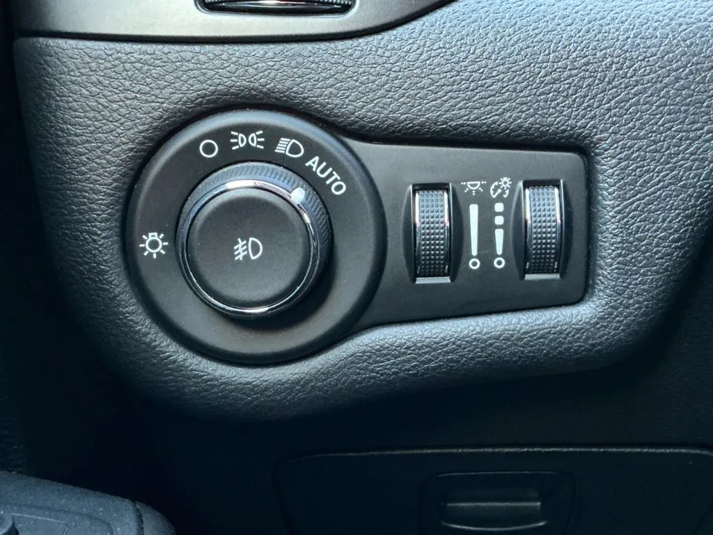 Jeep Cherokee photo 35