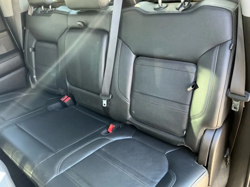 GMC Sierra photo 15