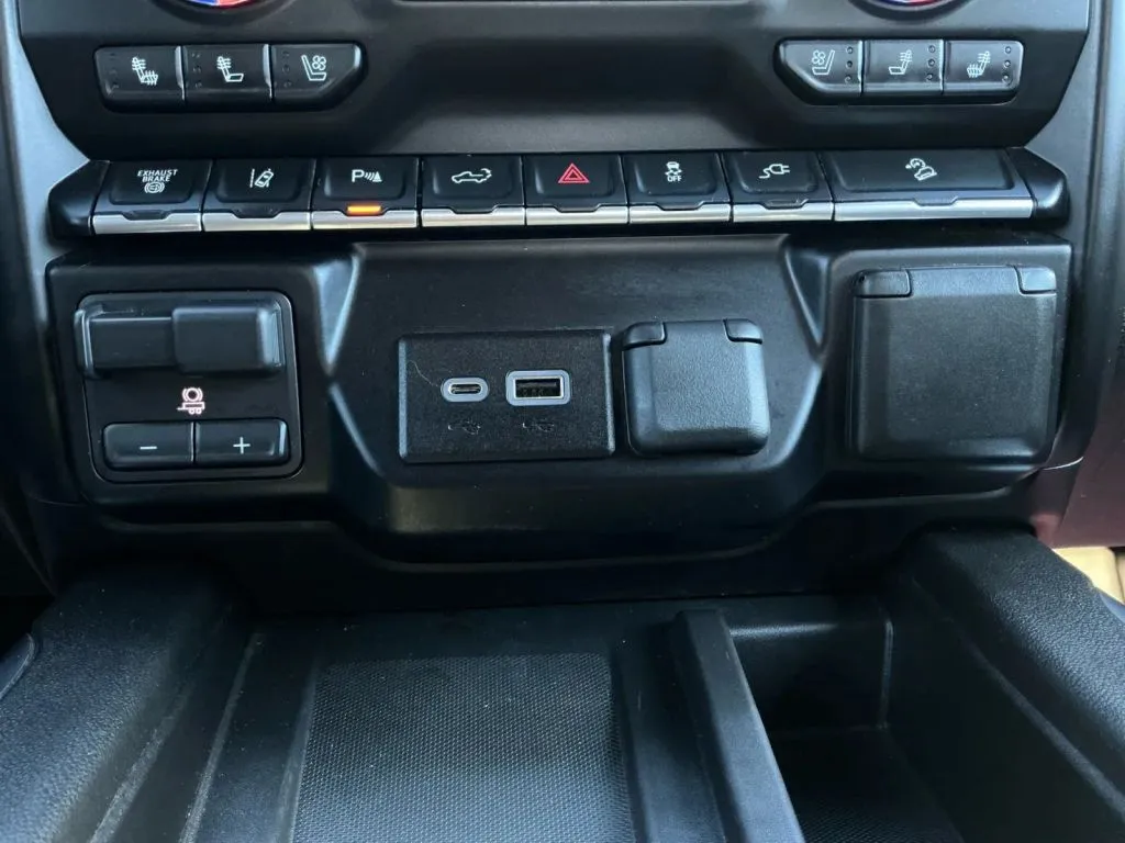 GMC Sierra photo 35