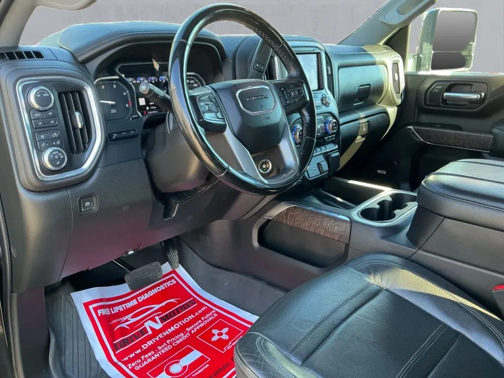 GMC Sierra photo 13