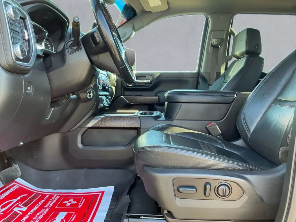 GMC Sierra photo 12