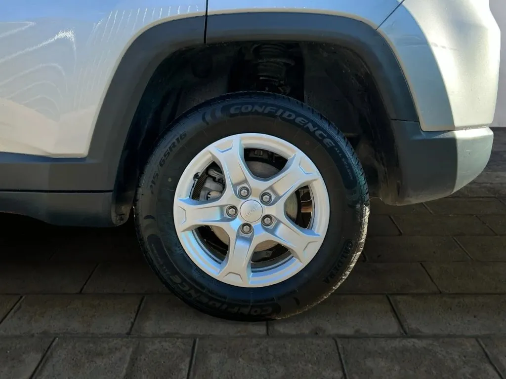 Jeep Compass photo 17
