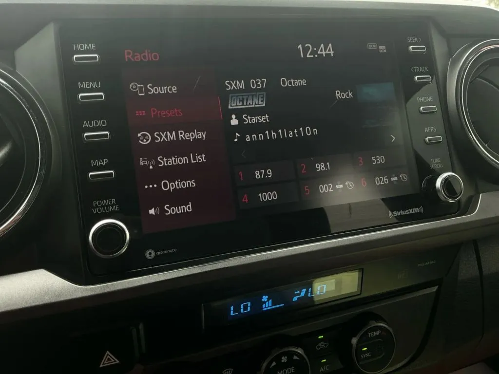 2022 Toyota Tacoma SR - Photo 28