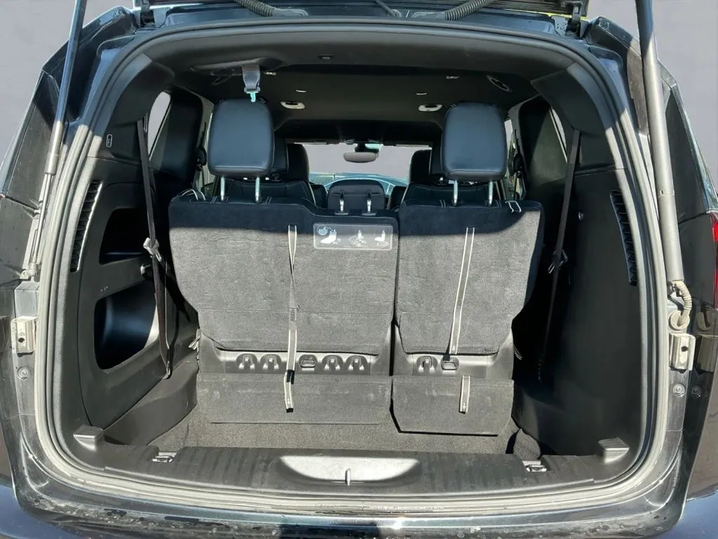 Chrysler Pacifica photo 20