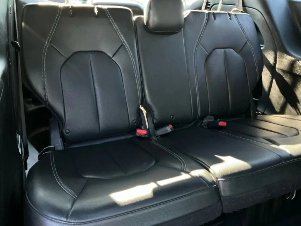 Chrysler Pacifica photo 17