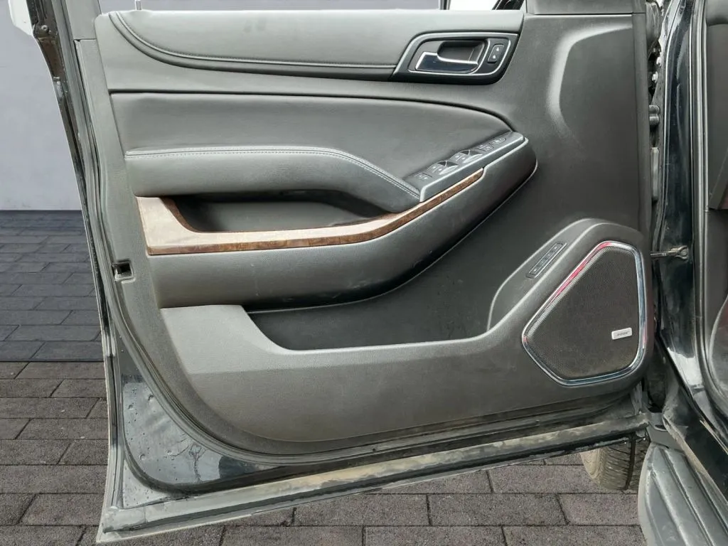 Chevrolet Tahoe photo 10
