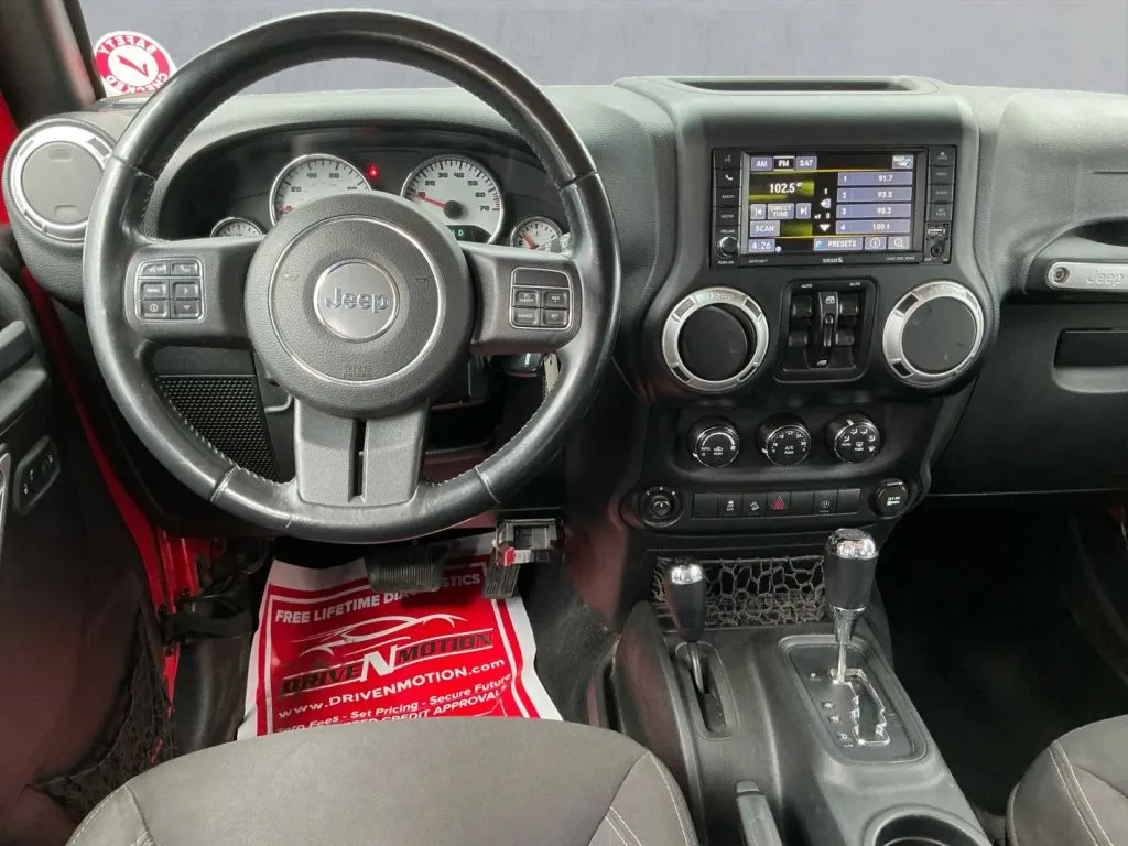 Jeep Wrangler photo 16