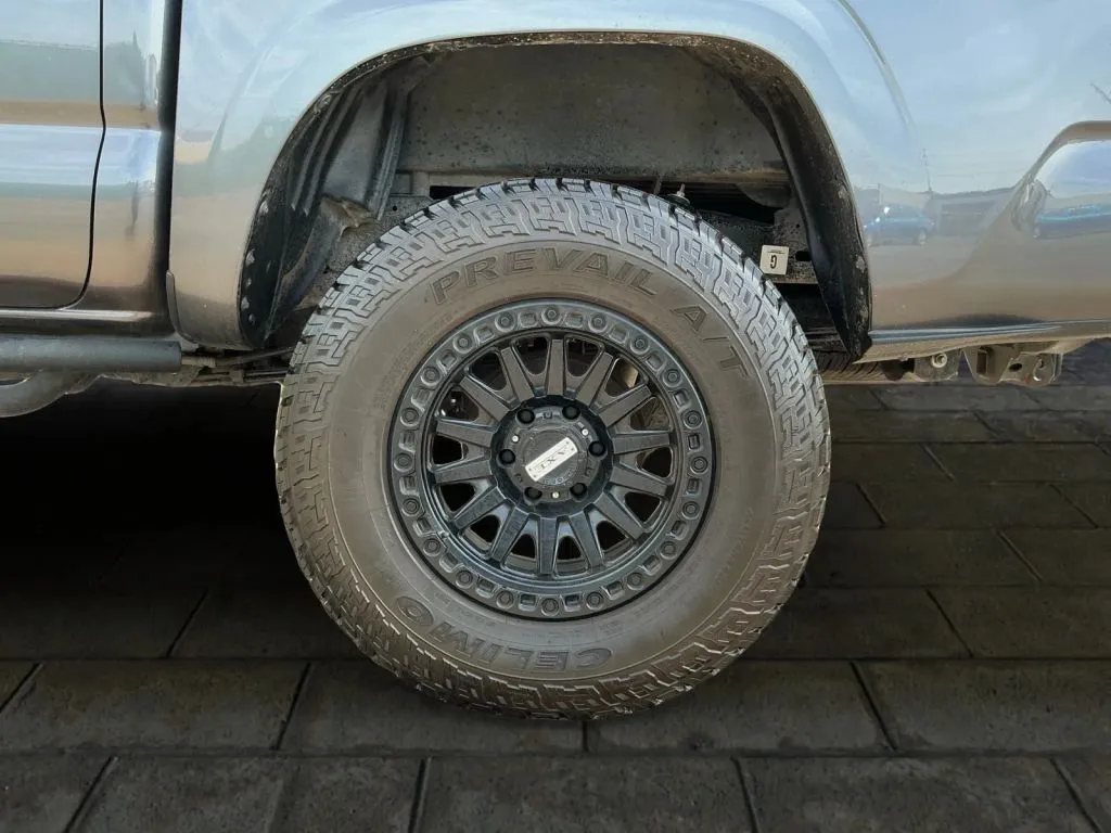 Toyota Tacoma photo 17