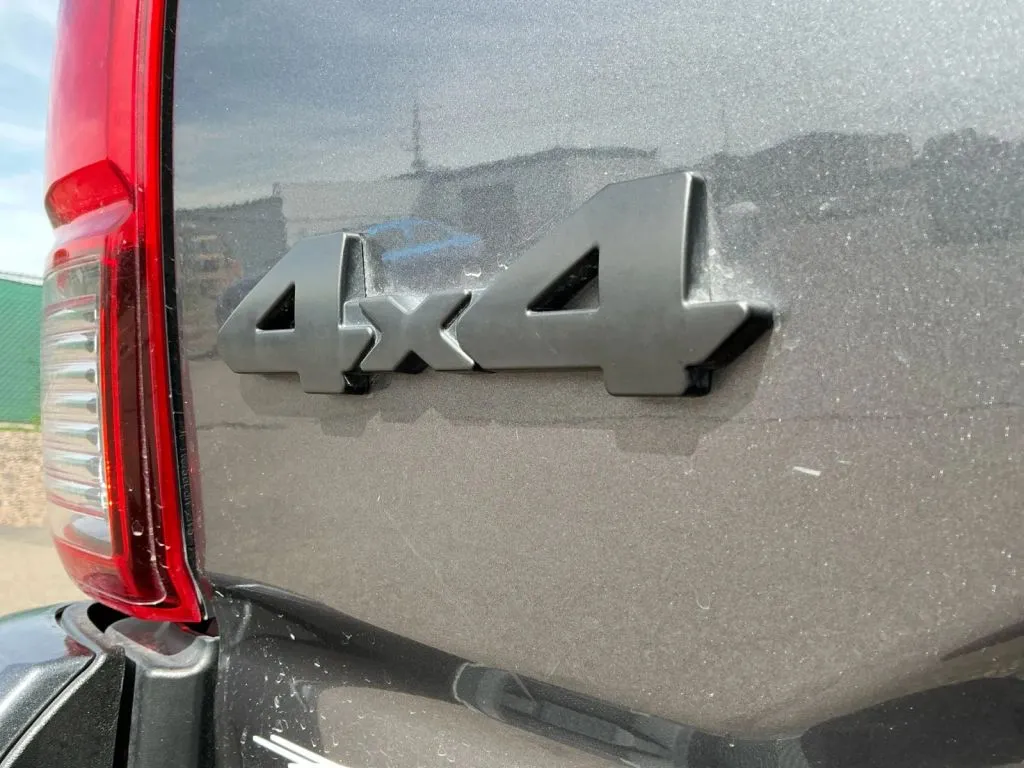 Toyota Tacoma photo 18