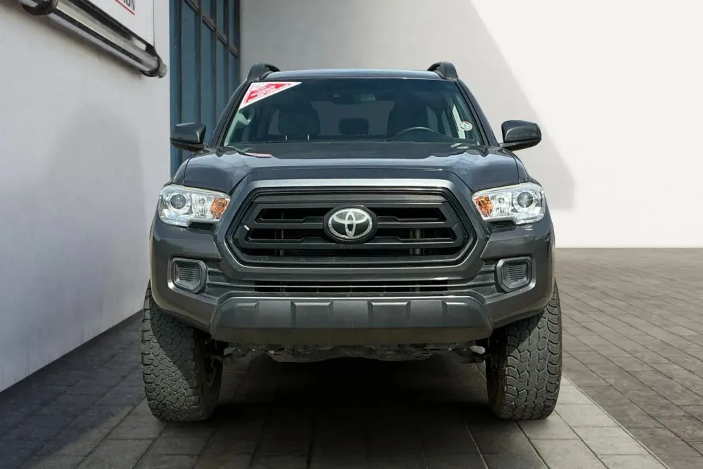 Toyota Tacoma photo 8