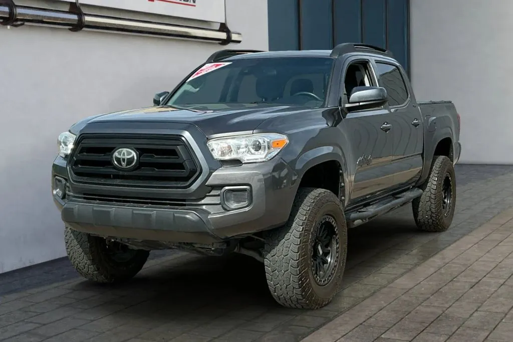 Toyota Tacoma photo 7