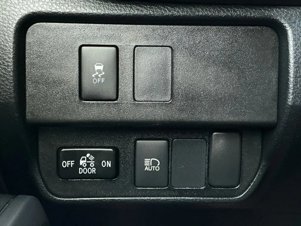 Toyota Tacoma photo 31