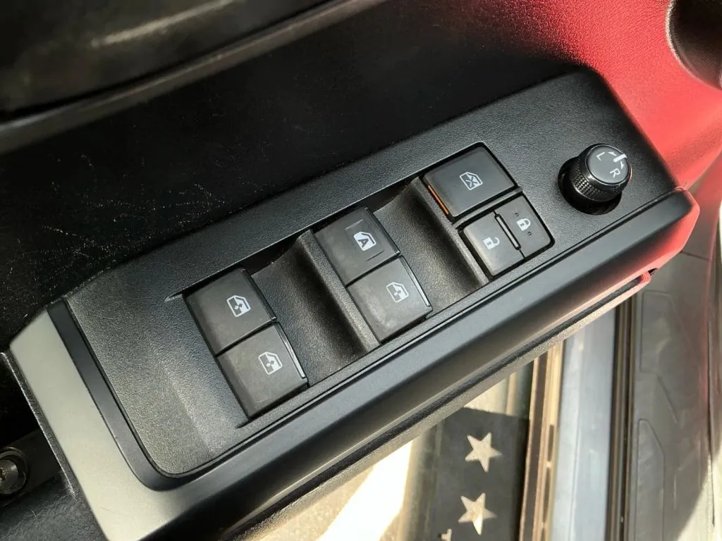 Toyota Tacoma photo 11