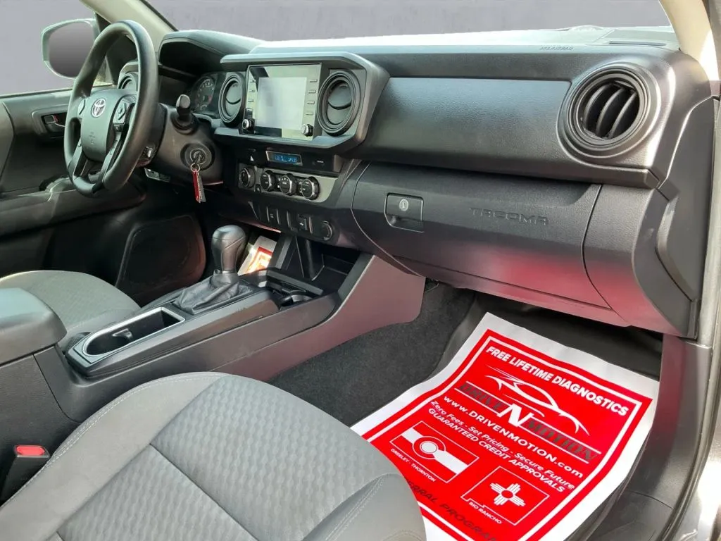 Toyota Tacoma photo 19