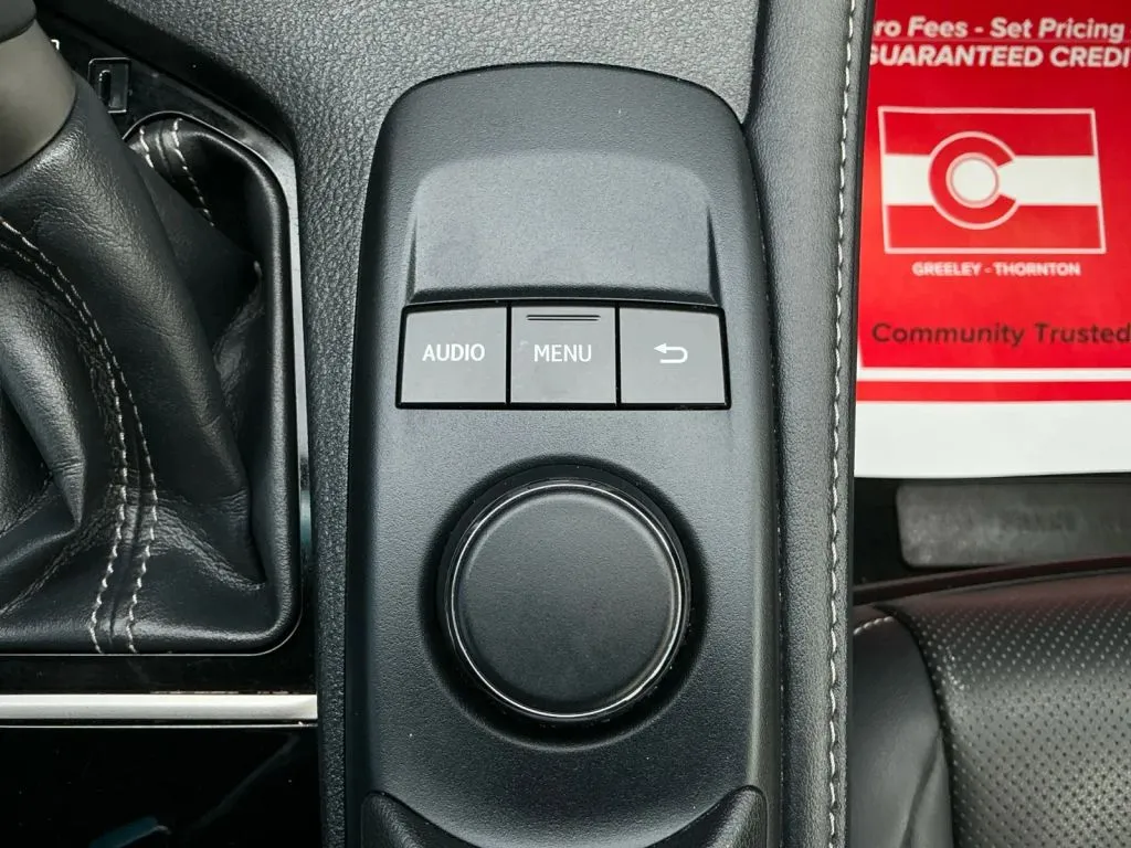 Lexus ES photo 34