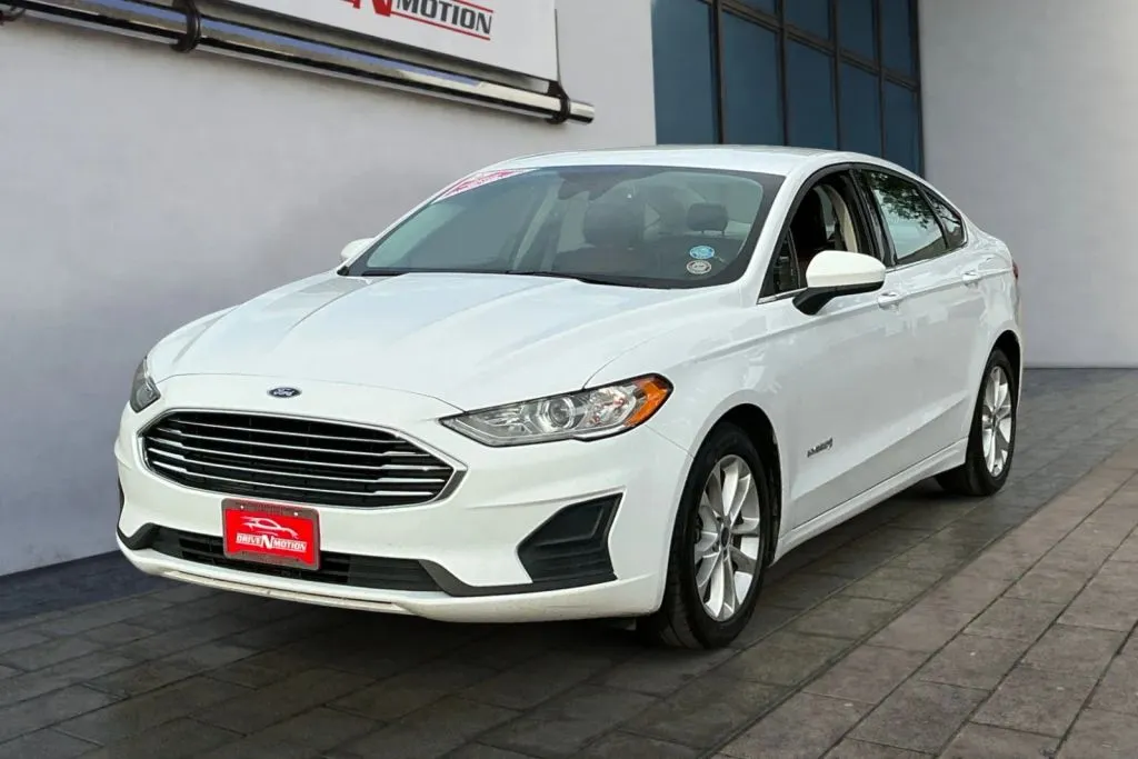 Ford Fusion photo 7