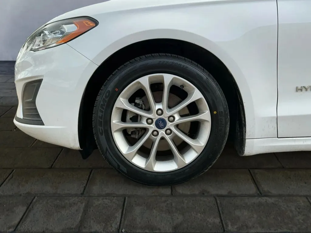 Ford Fusion photo 24