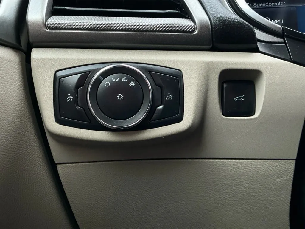 Ford Fusion photo 35