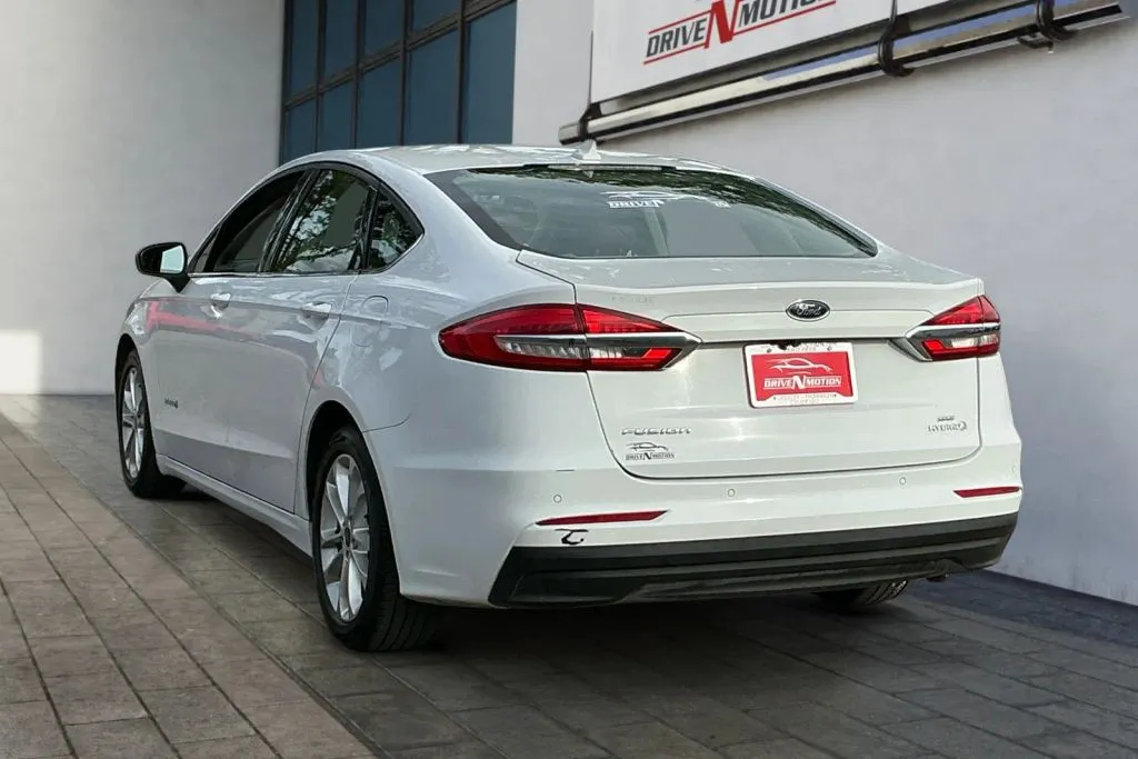 Ford Fusion photo 6