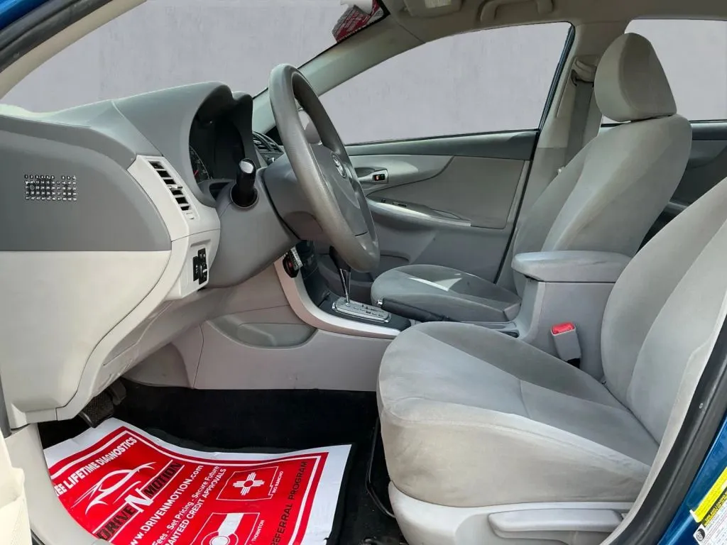 Toyota Corolla photo 12
