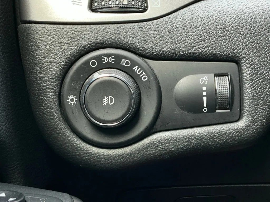Jeep Cherokee photo 35