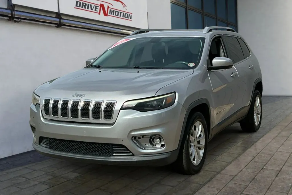 Jeep Cherokee photo 7