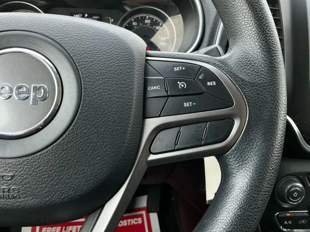 Jeep Cherokee photo 27