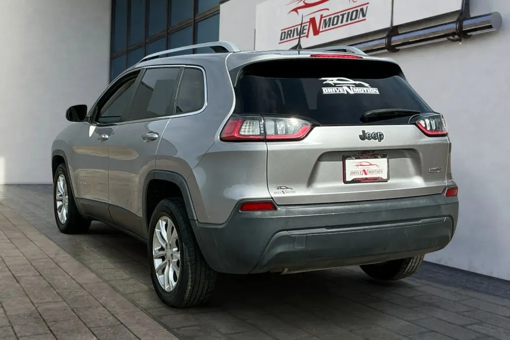 Jeep Cherokee photo 6