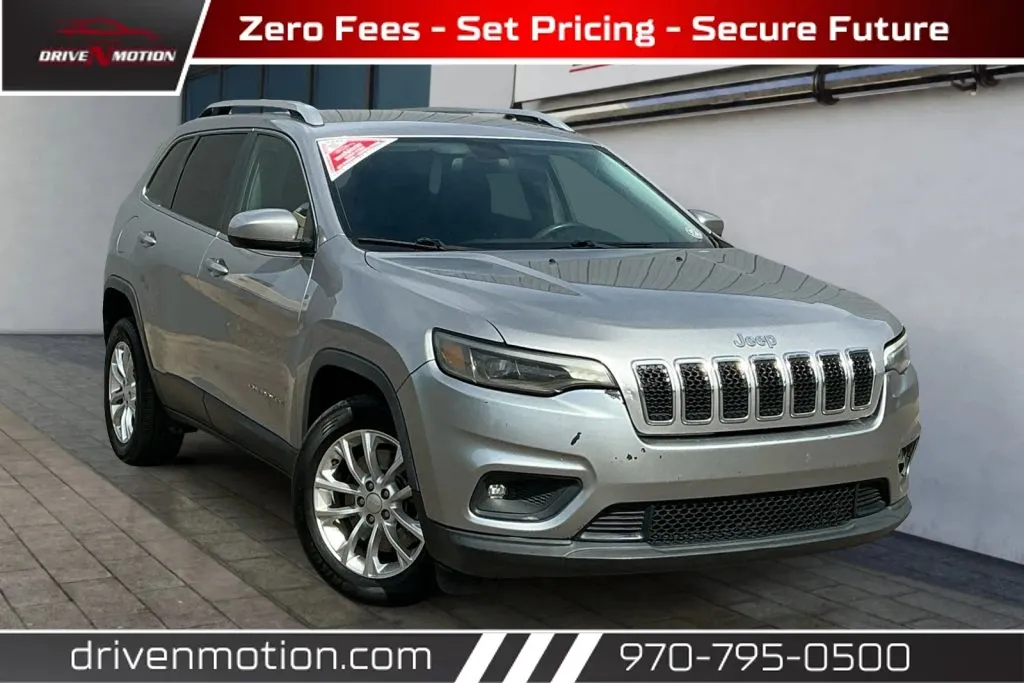 Silver 2019 Jeep Cherokee Latitude Sport Utility 4D for sale in Greeley, CO