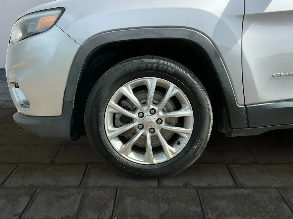Jeep Cherokee photo 24