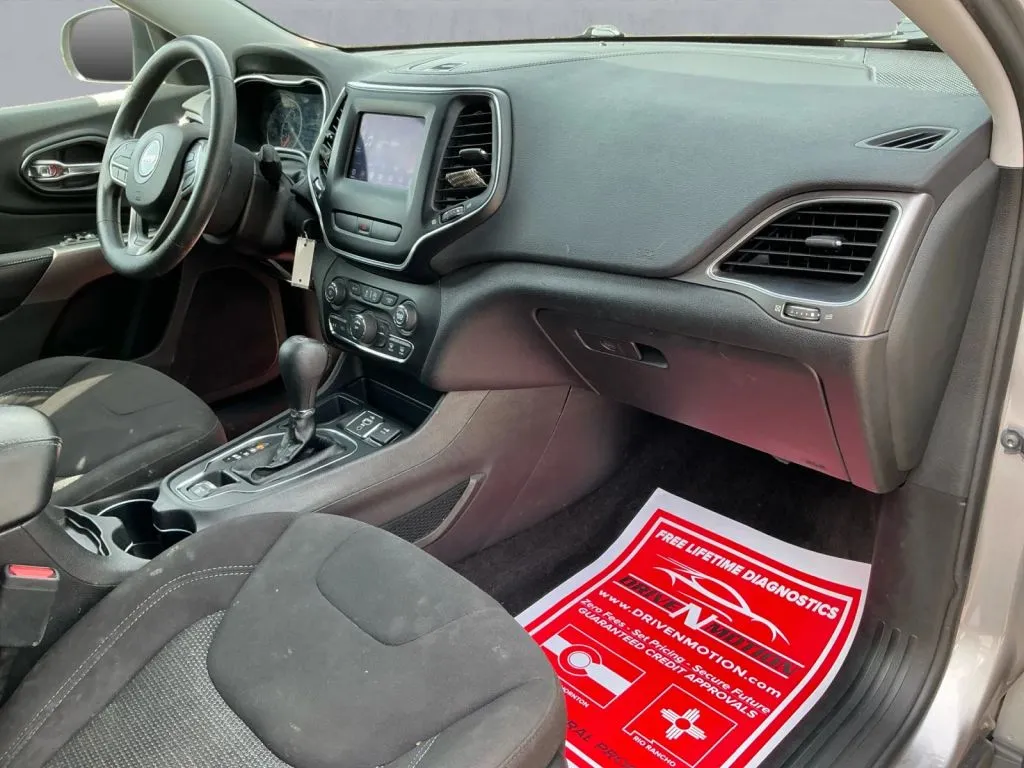 Jeep Cherokee photo 20