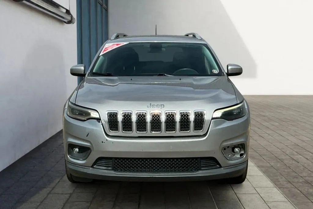 Jeep Cherokee photo 8