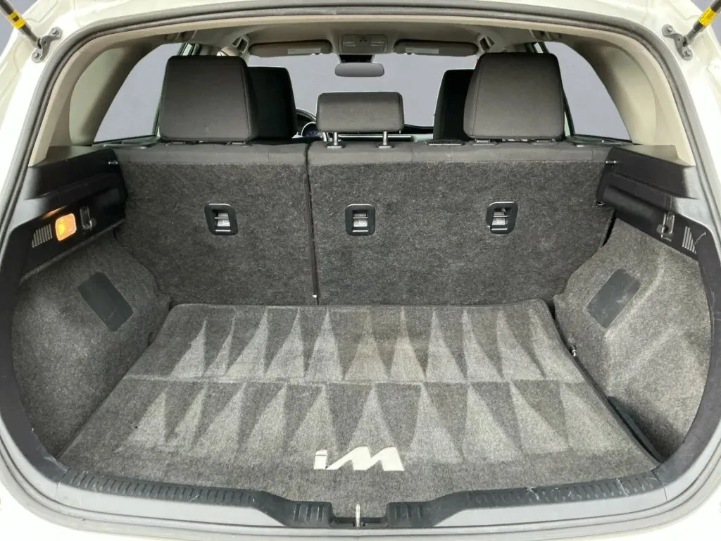 Toyota Corolla iM photo 20