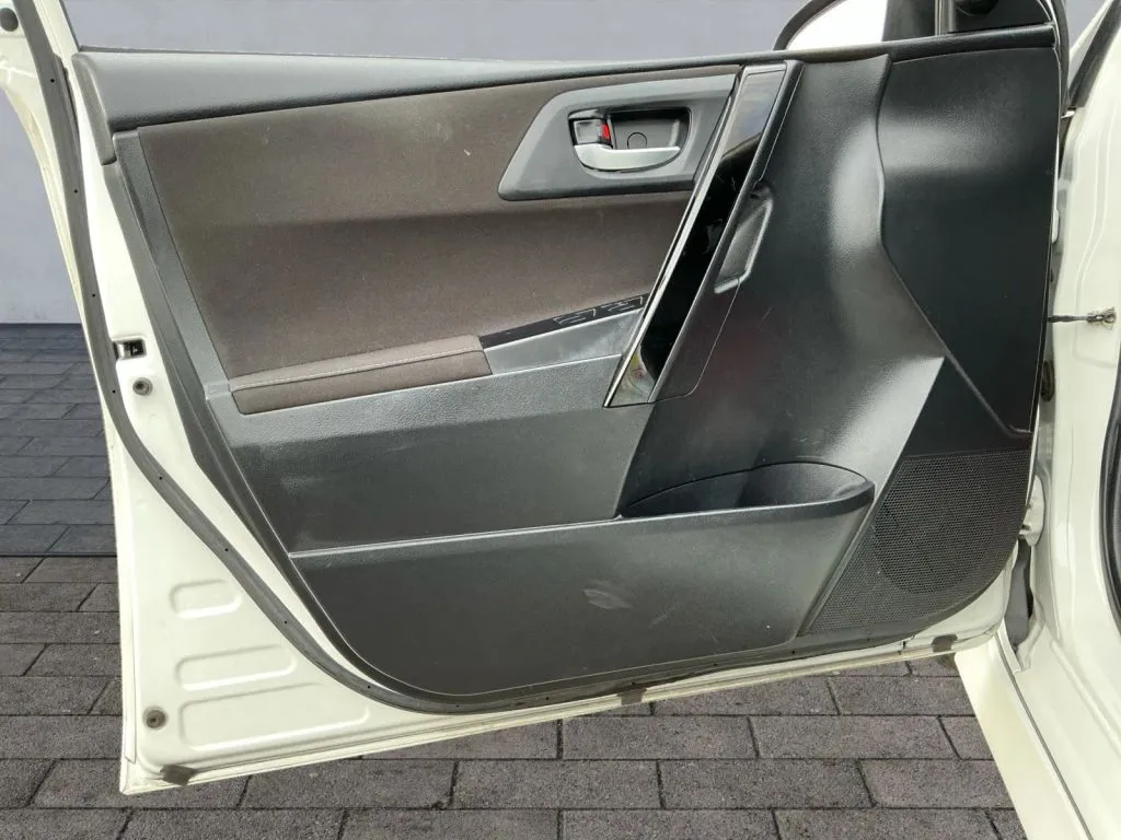 Toyota Corolla iM photo 10