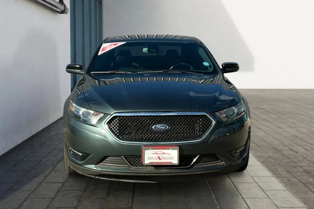 Ford Taurus photo 8