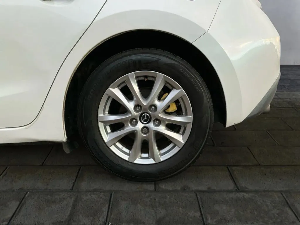 Mazda Mazda3 photo 17