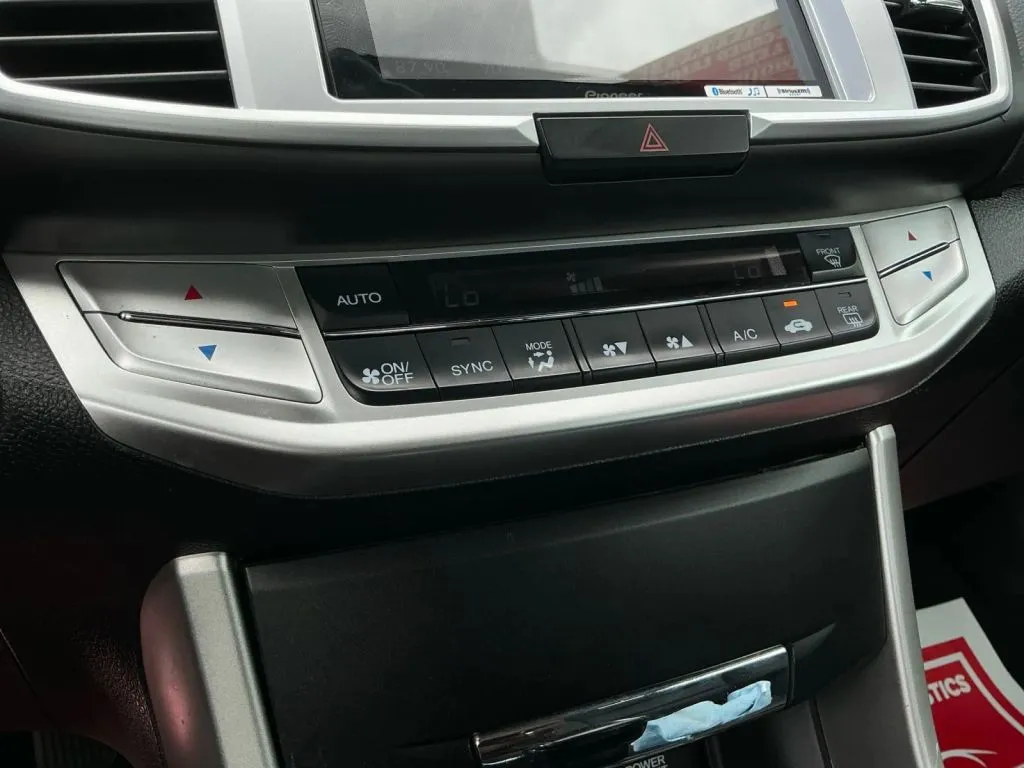 Honda Accord photo 31