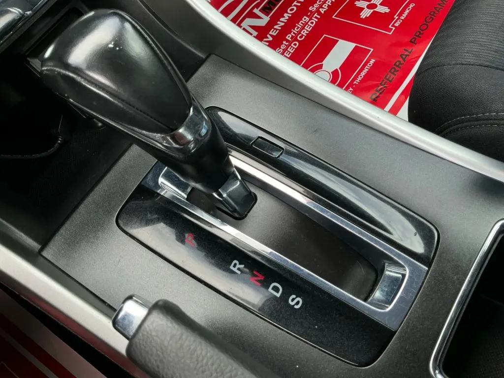 Honda Accord photo 32