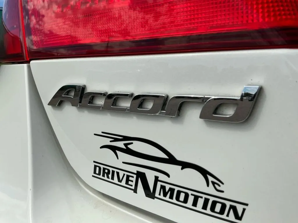 Honda Accord photo 17