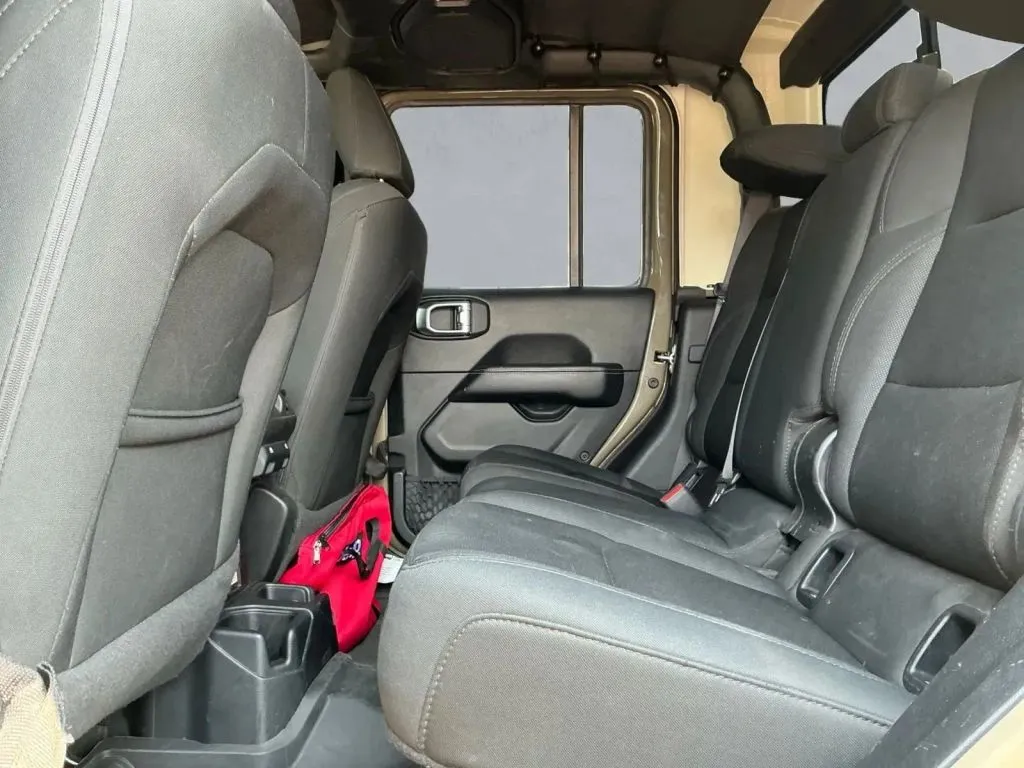 Jeep Gladiator photo 13